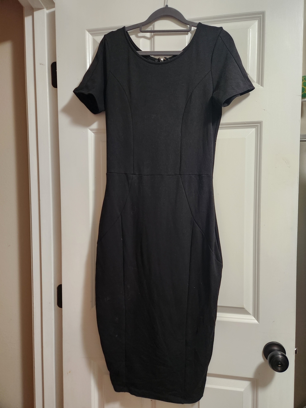 Unique Vintage Black Short Sleeve Midi Wiggle Dress